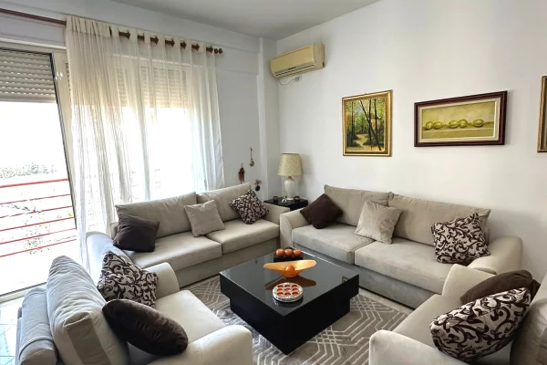 Shtepi ne shitje 1+1 ne Tirane - 550 Euro