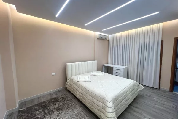 Shtepi ne shitje Apartament ne Tirane, 3+1, Mobilimi E mobiluar, Pagesa 850  Euro.