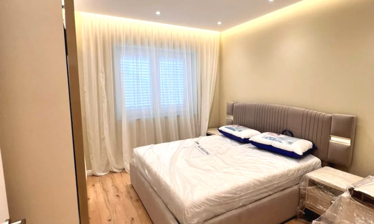 Shtepi me qera Apartament ne Tirane, 2+1, Mobilimi E mobiluar, Pagesa 800  Euro.