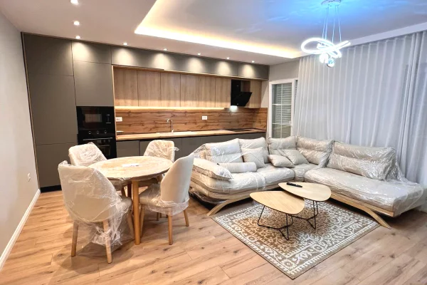 Shtepi me qera Apartament ne Tirane, 2+1, Mobilimi E mobiluar, Pagesa 800  Euro.