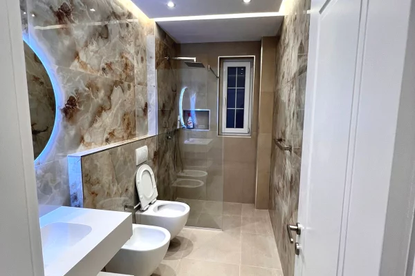 Shtepi me qera Apartament ne Tirane, 2+1, Mobilimi E mobiluar, Pagesa 800  Euro.