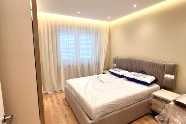 Shtepi me qera 2+1 ne Tirane - 800 Euro