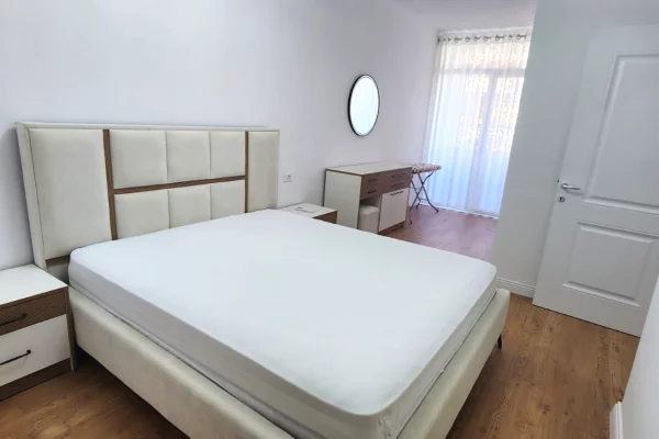 Jepet me qera apartament 2+1 Rruga e Dibres!