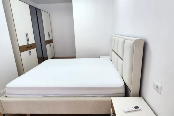 Shtepi me qera Apartament ne Tirane, 2+1, Mobilimi E mobiluar, Pagesa 700  Euro.