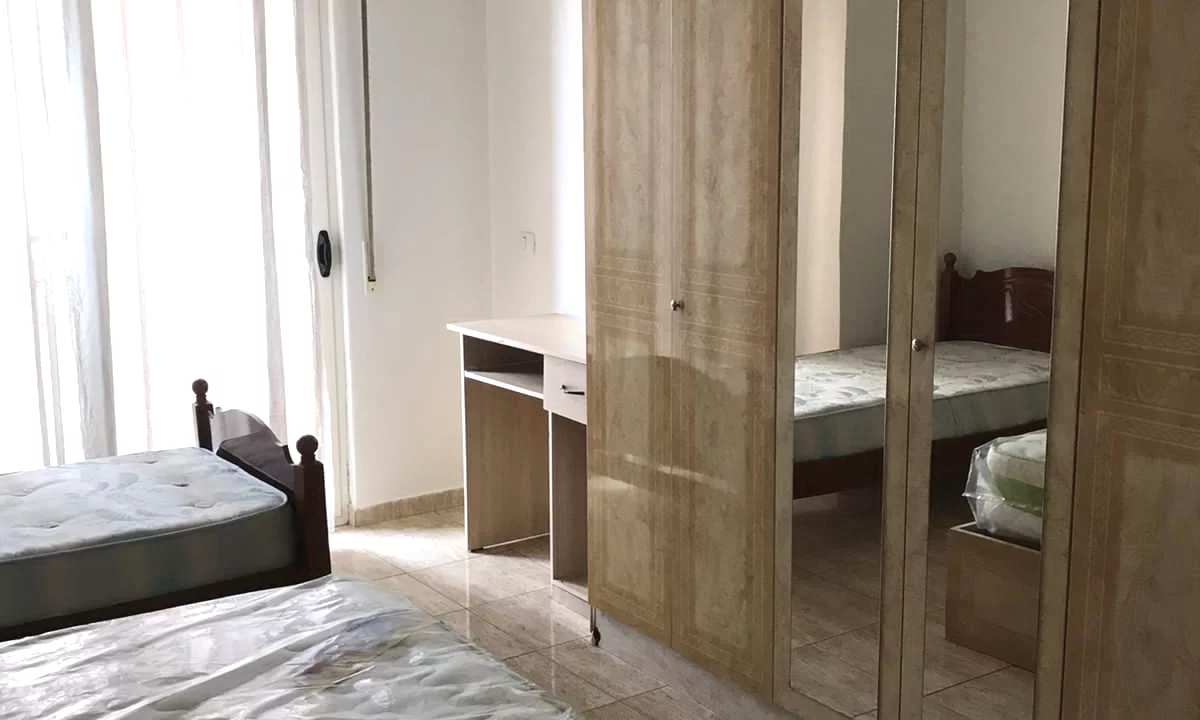 Shtepi me qera Apartament ne Tirane, 2+1, Mobilimi E mobiluar, Pagesa 550  Euro.