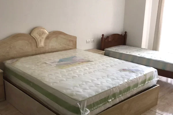 Shtepi me qera Apartament ne Tirane, 2+1, Mobilimi E mobiluar, Pagesa 550  Euro.
