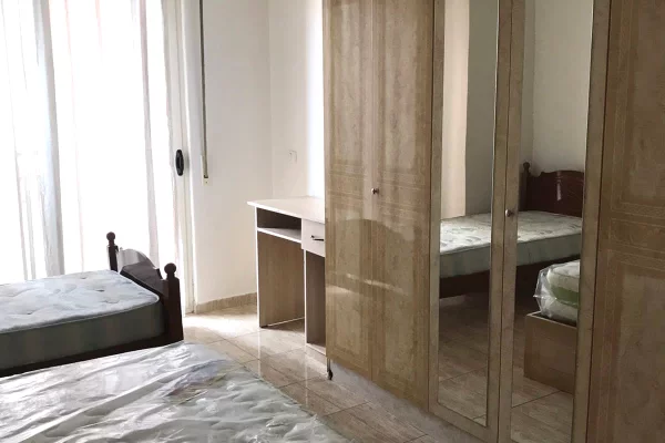 Jepet me qera apartament 2+1 tek Selvia!