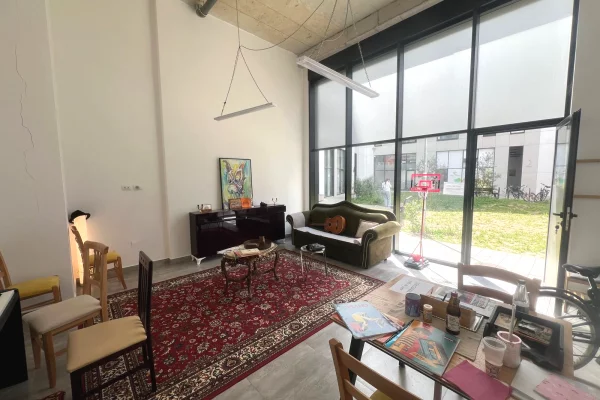 Ambient biznesi me qera 3+1 ne Tirane - 450 Euro