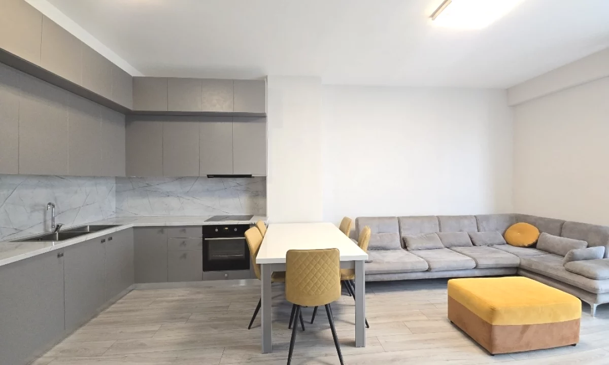 Shtepi me qera Apartament ne Tirane, 2+1, Mobilimi E mobiluar, Pagesa 730  Euro.