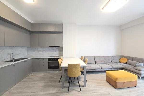 Shtepi me qera Apartament ne Tirane, 2+1, Mobilimi E mobiluar, Pagesa 730  Euro.