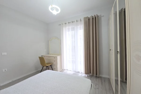 Shtepi me qera Apartament ne Tirane, 2+1, Mobilimi E mobiluar, Pagesa 730  Euro.