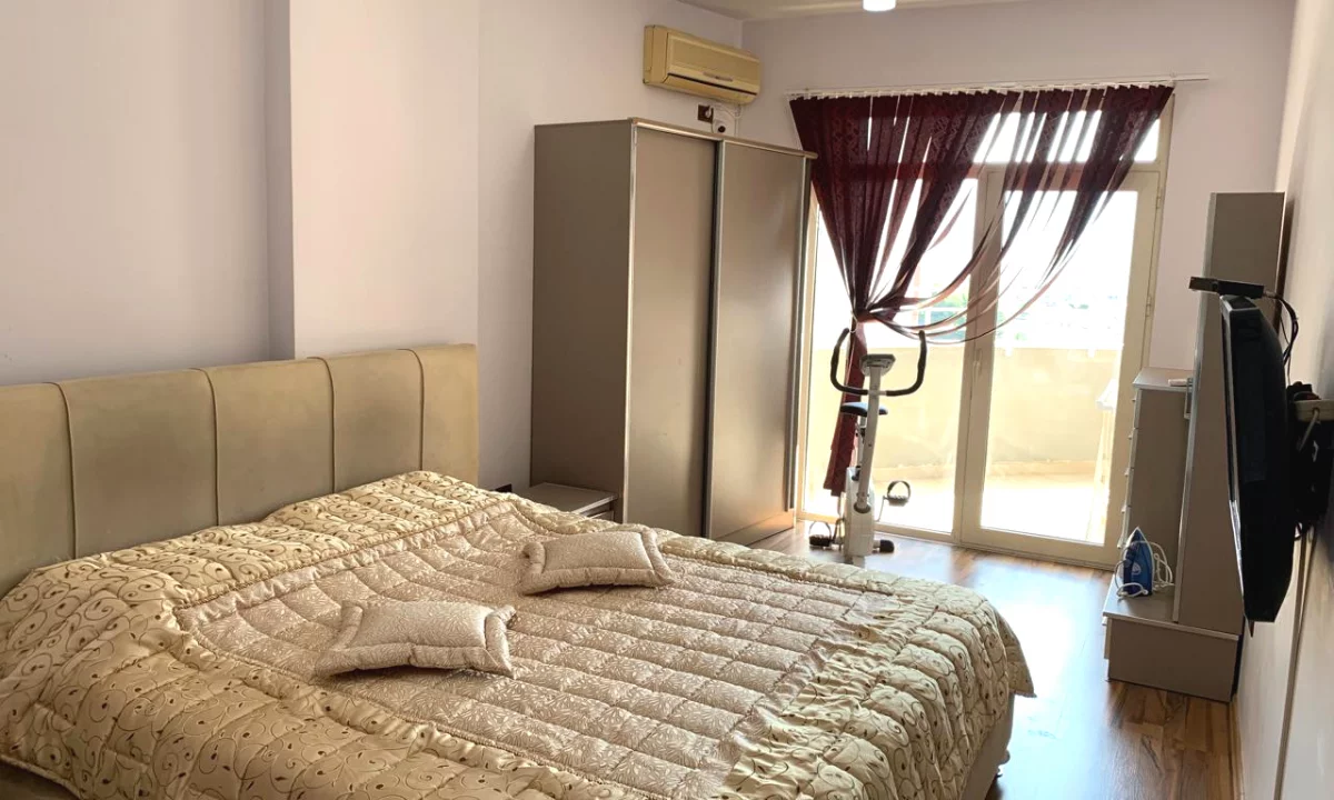 Shtepi me qera Apartament ne Elbasan, 2+1, Mobilimi E mobiluar, Pagesa 400  Euro.