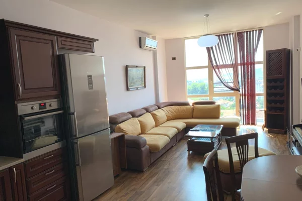 Shtepi me qera Apartament ne Elbasan, 2+1, Mobilimi E mobiluar, Pagesa 400  Euro.