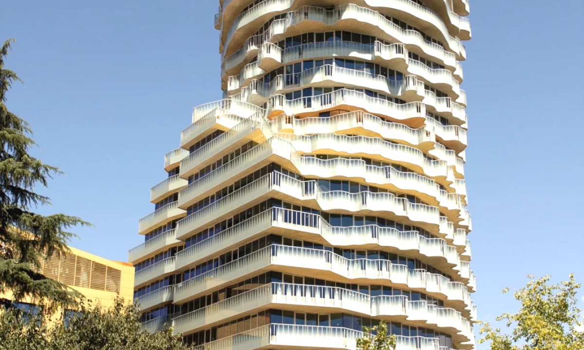 Shtepi ne shitje Apartament ne Tirane, 1+1, Mobilimi Bosh, pa mobiluar, Pagesa 4,250  Euro.