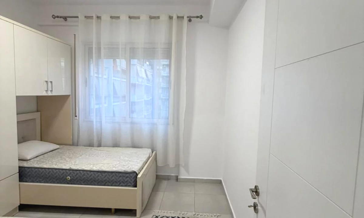 Shtepi me qera Apartament ne Tirane, 2+1, Mobilimi E mobiluar, Pagesa 60,000  Leke.
