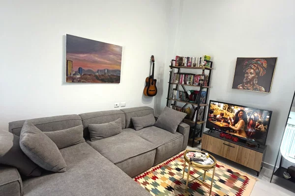Shtepi ne shitje Apartament ne Tirane, 1+1, Mobilimi E mobiluar, Pagesa 10,000,000  Leke.