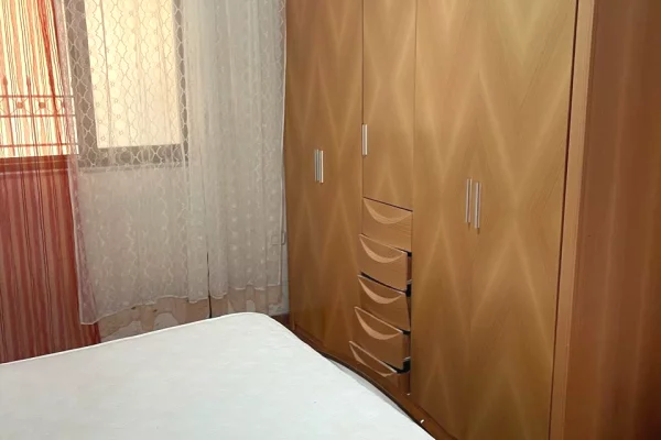 Shtepi me qera Shtepi Private ne Tirane, 1+1, Mobilimi E mobiluar, Pagesa 40,000  Leke.