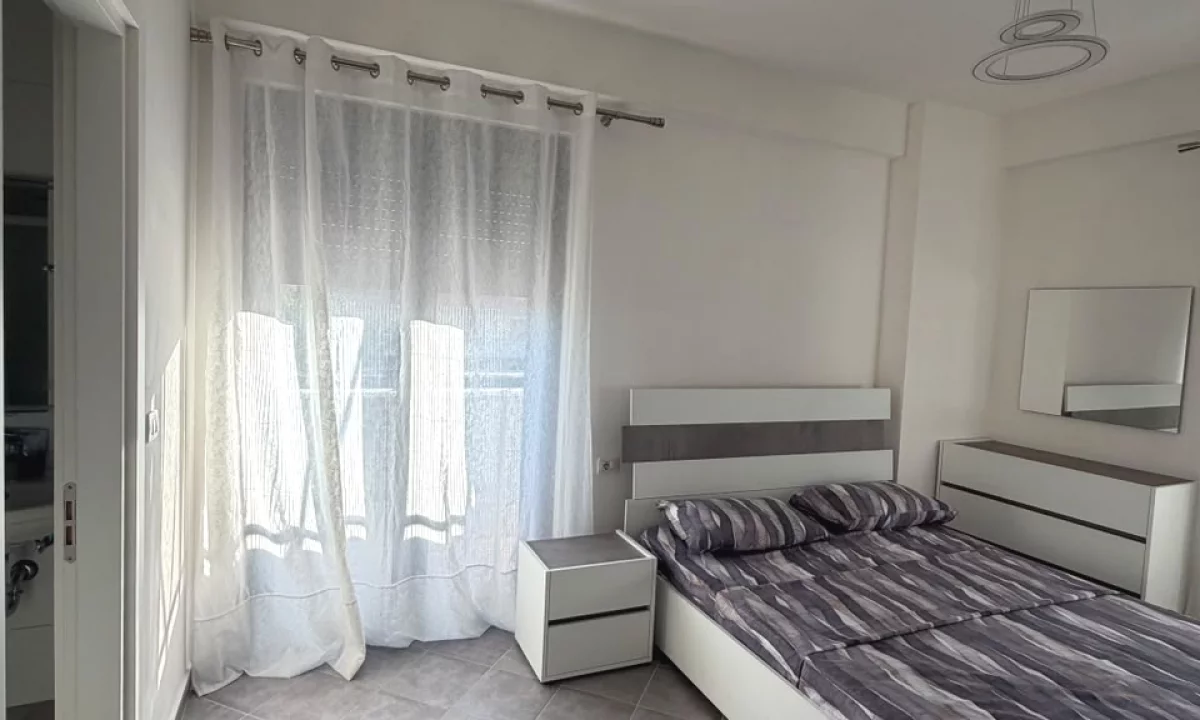 Shtepi me qera Apartament ne Tirane, 2+1, Mobilimi E mobiluar, Pagesa 75,000  Leke.