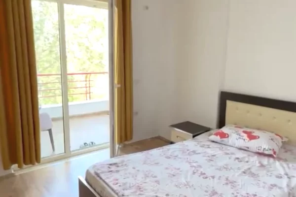 Shtepi me qera Apartament ne Tirane, 2+1, Mobilimi E mobiluar, Pagesa 75,000  Leke.