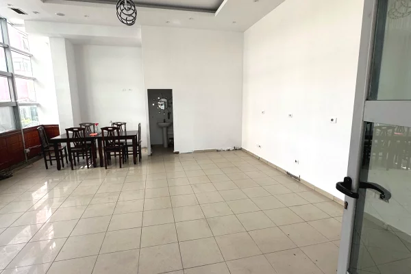 Ambient biznesi me qera 1+1 ne Tirane - 1,000 Leke