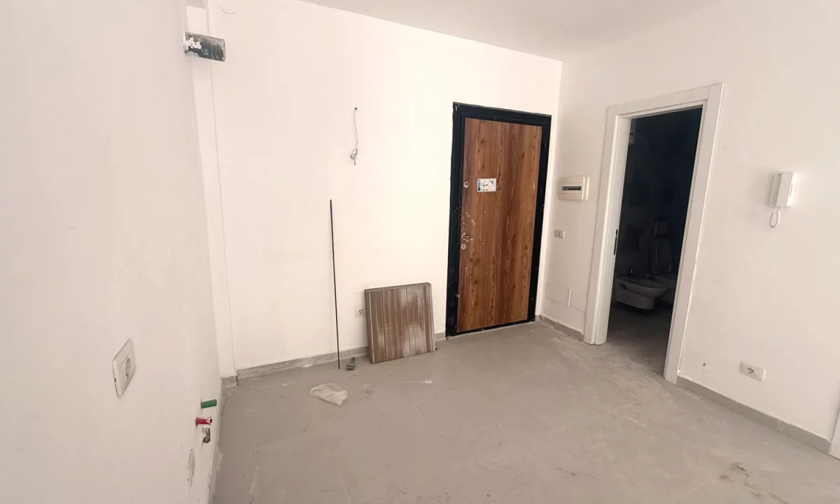 Shtepi me qera Apartament ne Tirane, 1+1, Mobilimi Bosh, pa mobiluar, Pagesa 40,000  Leke.