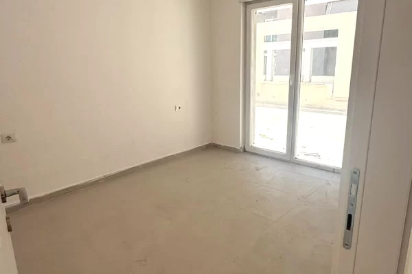 Shtepi me qera Apartament ne Tirane, 1+1, Mobilimi Bosh, pa mobiluar, Pagesa 40,000  Leke.