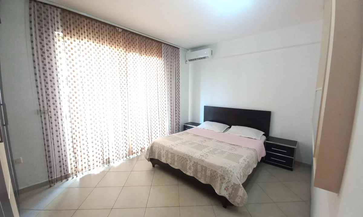 Shtepi me qera Apartament ne Tirane, 1+1, Mobilimi E mobiluar, Pagesa 40,000  Leke.
