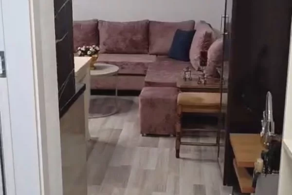 Shtepi me qera 1+1 ne Tirane - 50,000 Leke