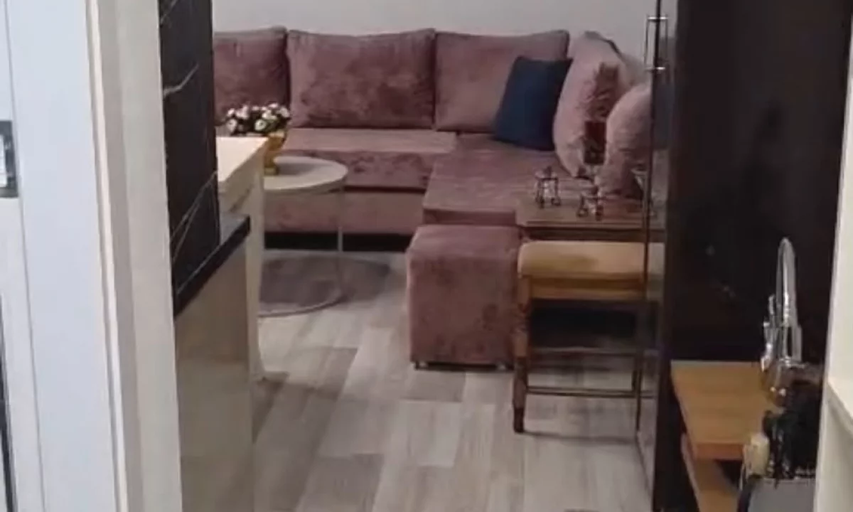 Shtepi me qera Apartament ne Tirane, 1+1, Mobilimi E mobiluar, Pagesa 50,000  Leke.