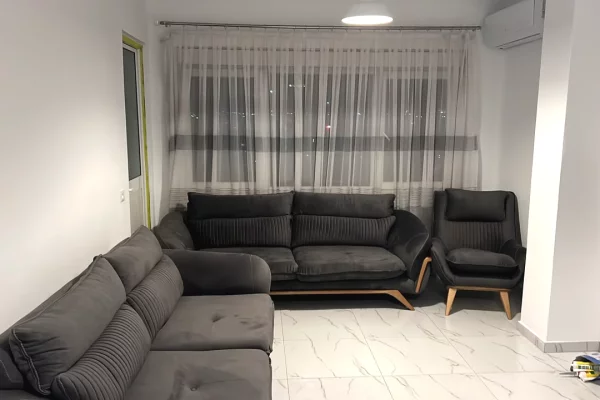 Shtepi me qera Apartament ne Tirane, 1+1, Mobilimi E mobiluar, Pagesa 40,000  Leke.