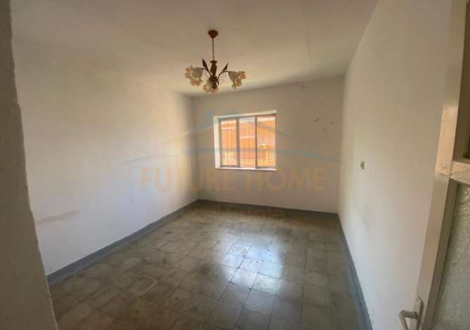 Appartamento in vendita a Koriza 2+1, Vuoto