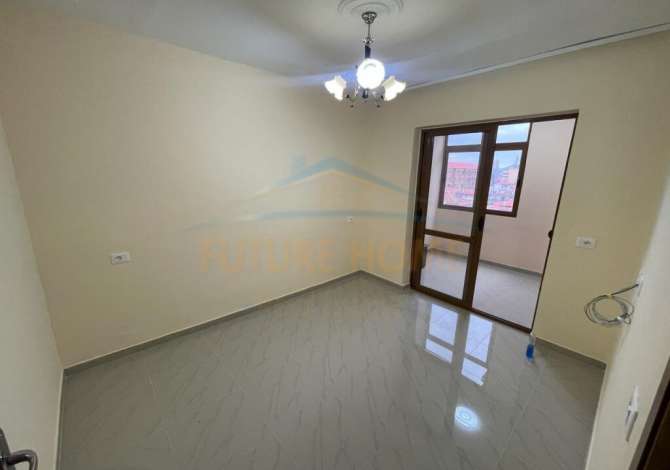 Appartamento in vendita a Koriza 2+1, Vuoto