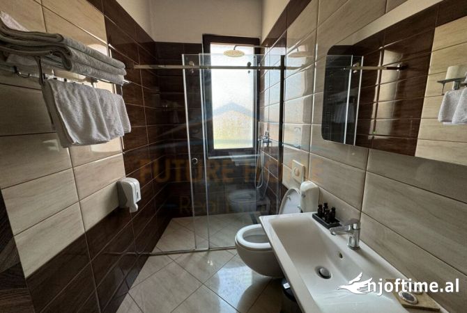 Shitet, Biznes (Hotel), Bulevard Republika, Korce(KO44124).