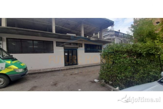 Ambiente Commerciale in Vendita 1+1 a Koriza - 153,000 Euro