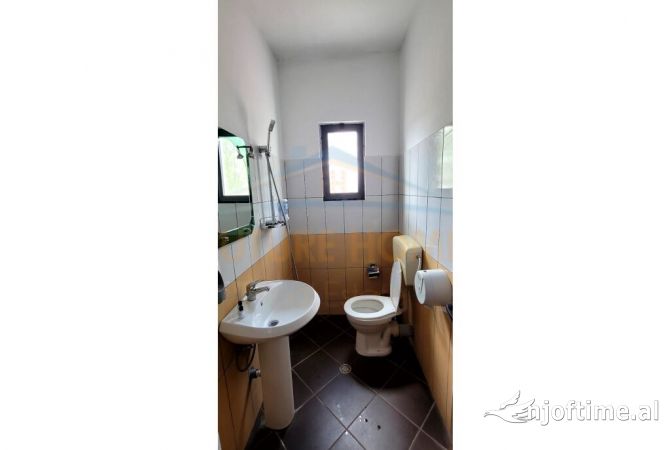 Shitet, Hotel, Km 4 Korce - Bilisht.