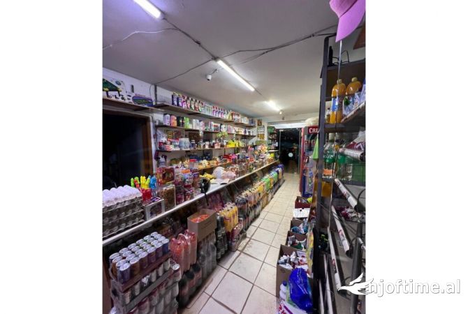 Ambiente Commerciale in Vendita 1+1 a Koriza - 105,000 Euro