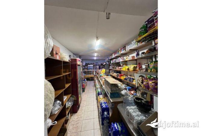 Ambiente Commerciale in Vendita 1+1 a Koriza - 105,000 Euro