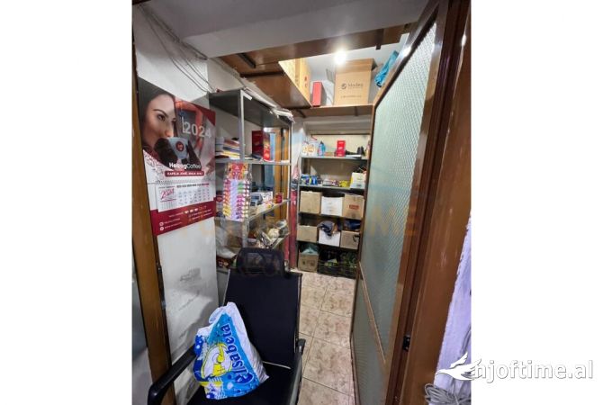 Ambiente Commerciale in Vendita 1+1 a Koriza - 105,000 Euro