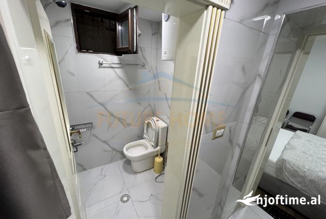 Shitet, Bujtine, prane Pazarit, Korce(KO28070).