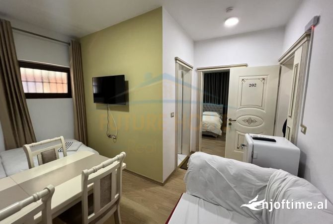 Shitet, Bujtine, prane Pazarit, Korce(KO28070).