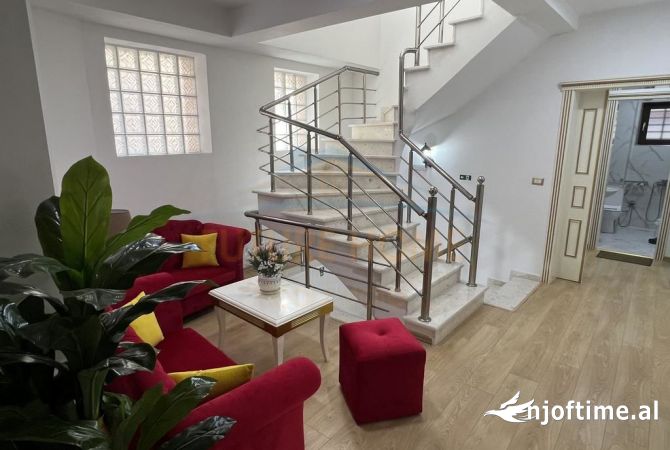 Shitet, Bujtine, prane Pazarit, Korce(KO28070).