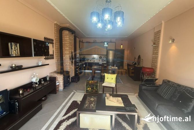 Appartamento in vendita a Koriza 2+1, Arredato