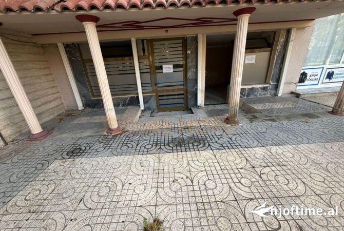 Shitet, Ambient Biznesi, Lagjia 9, Korçë (KO47316)