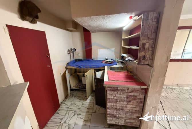 Shitet, Ambient Biznesi, Lagjia 9, Korce (KO47316)