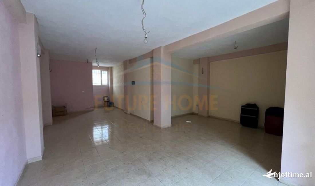 Shitet, Ambient Biznesi, Lagjia 10, Korce (KO47250)