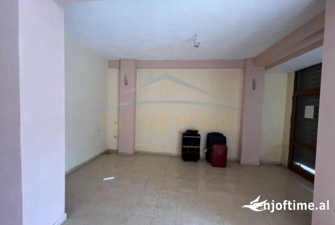 Shitet, Ambient Biznesi, Lagjia 10, Korce (KO47250)