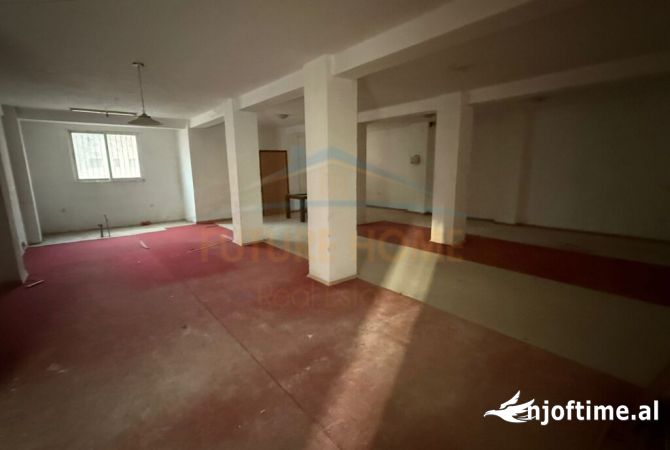 Shitet, Njësi Biznesi, Lagjia 10, Korçë(KO46982)