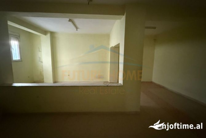 Shitet, Njesi Biznesi, Lagjia 10, Korce(KO46982)