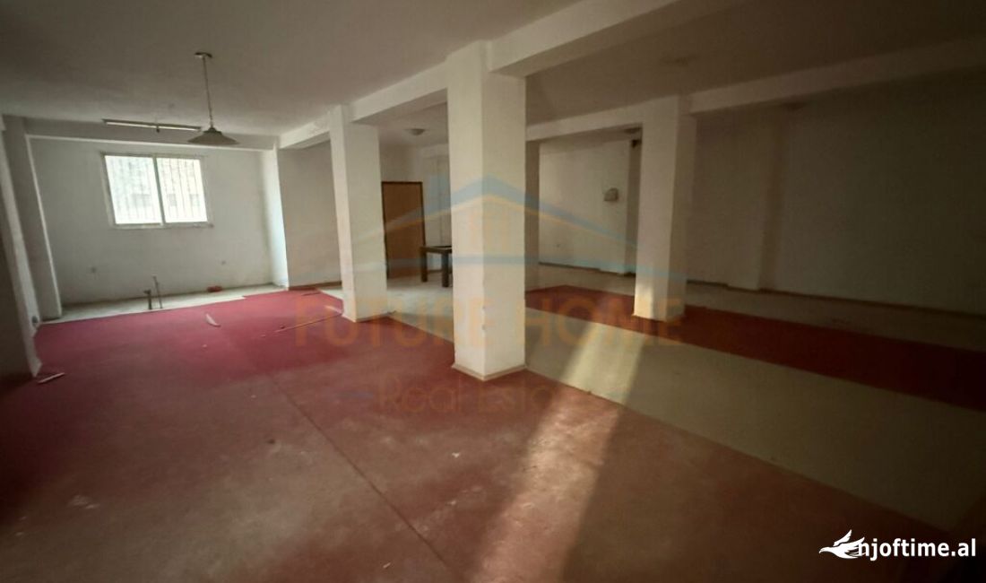 Shitet, Njesi Biznesi, Lagjia 10, Korce(KO46982)