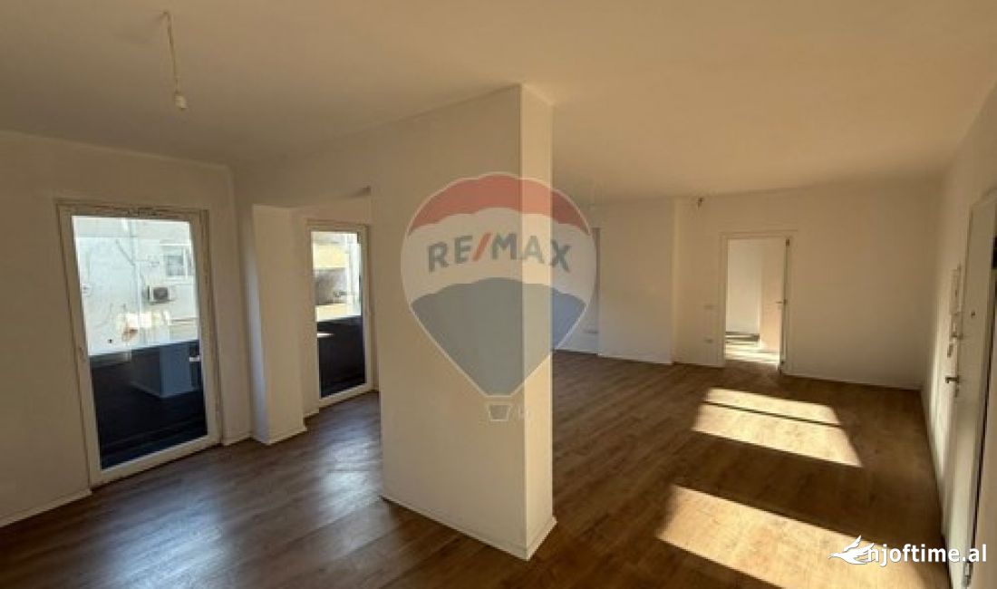 Jepet apartament 2+1 per zyra tek Mine Peza